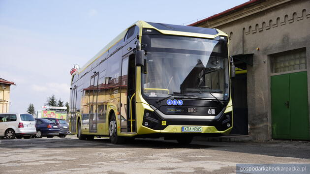 Testowany w Jarosławiu autobus. Fot. PWiK Jarosław