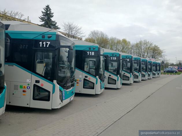 Flota PKS Rzesz&oacute;w bogatsza o dziesięć nowych autobus&oacute;w