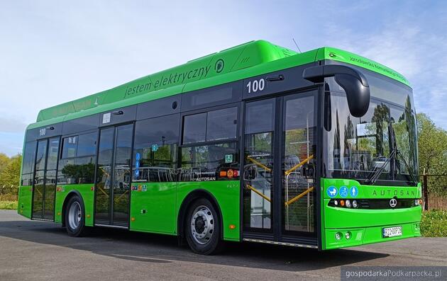 Pierwszy elektryczny autobus w Jarosławiu kupiony w 2024 r. ze środków norweskich. Fot. Jarosław (Fb) 