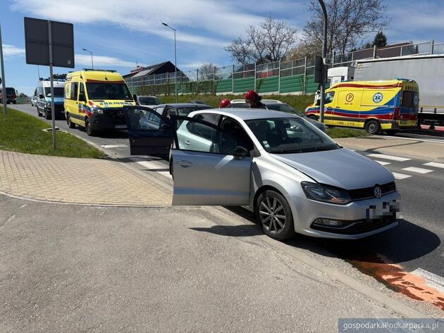 Trzy osoby ranne w wypadku na ulicy Podkarpackiej w Rzeszowie