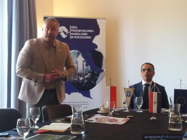 Od lewej Sebastian Skalski wiceprezes Izby Przemysłowo-Handlowej w Rzeszowie (prezes Geokart International) i Amr El Kilany, radca handlowy Arabskiej Republiki Egiptu