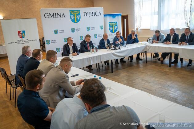 Jak będzie przebiegać droga wojew&oacute;dzka nr 985 z Mielca do Dębicy?