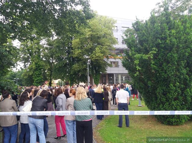 Ewakuacja Urzędu Marszałkowskiego. Interwencja antyrroryst&oacute;w