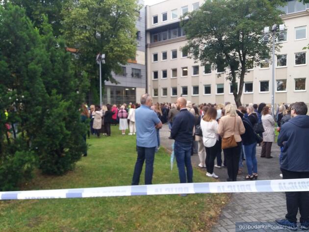 Ewakuacja Urzędu Marszałkowskiego. Interwencja antyrroryst&oacute;w