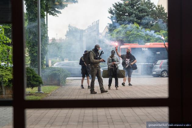 Ewakuacja Urzędu Marszałkowskiego. Interwencja antyrroryst&oacute;w