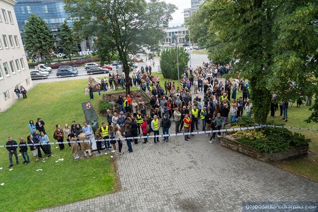 Ewakuacja Urzędu Marszałkowskiego. Interwencja antyrroryst&oacute;w