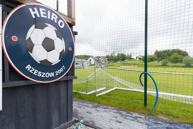 Dziewięciu chętnych na montaż oświetlenia na stadionie przy ul. Stadionowej