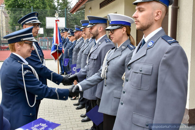 test Awanse i odznaczenia w strzyżowskiej komendzie policji