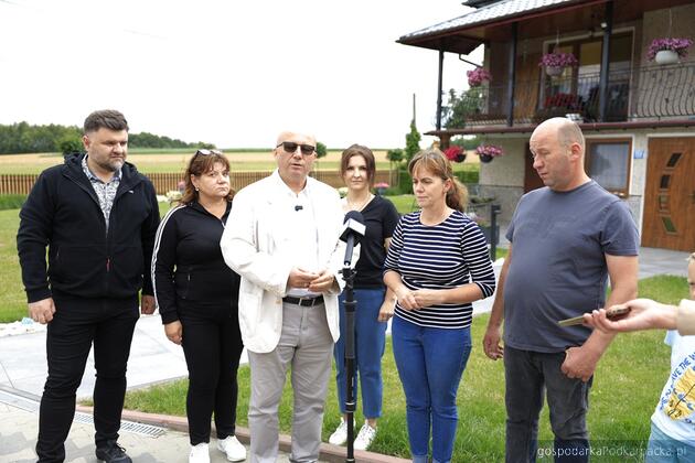 Poseł Adam Dziedzic wsparł poszkodowanych rolnik&oacute;w w powiecie strzyżowskim