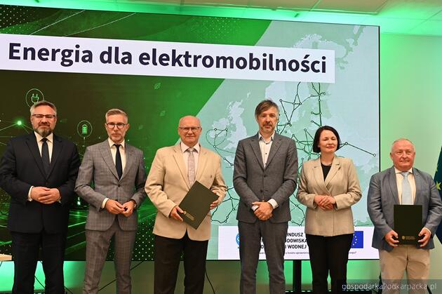 Tauron Dystrybucjanowe zbuduje przyłącza dla stacji ładowania