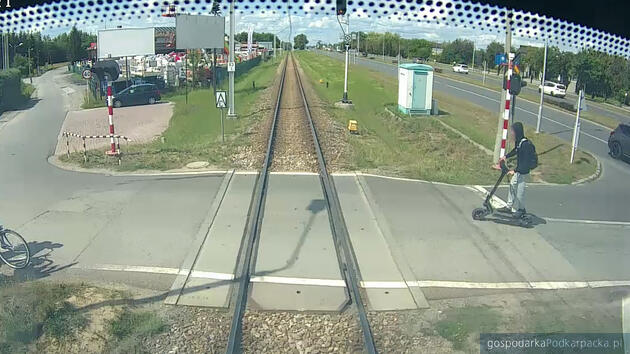 Hulajnoga zderzyła się z szynobusem
