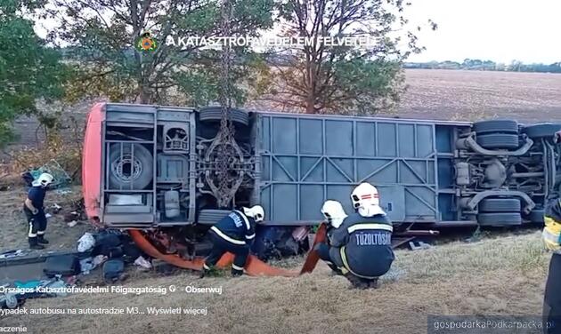 Wypadek pielgrzym&oacute;w na Węgrzech. Film z akcji ratunkowej
