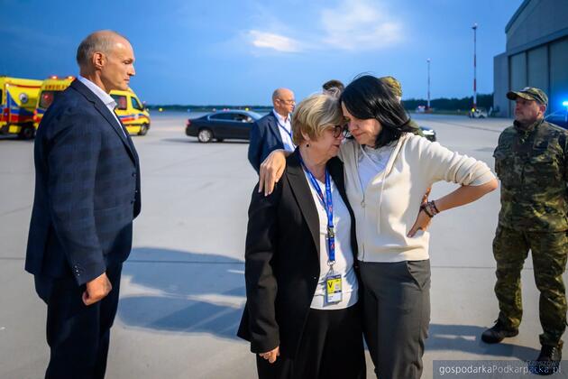 Samolot z poszkodowanymi pielgrzymami przyleciał do Jasionki