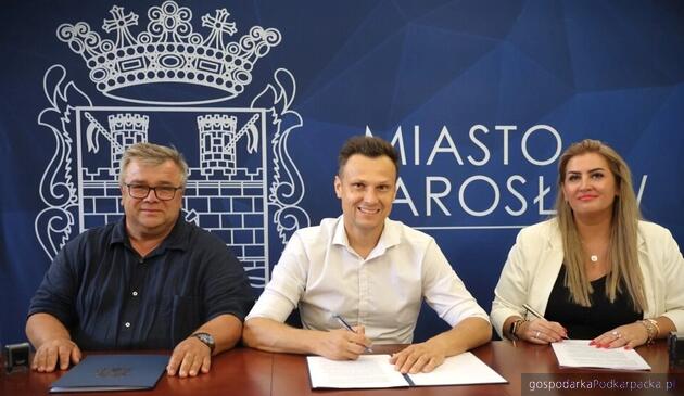 test Umowa na budowę „Orlika” przy SP nr 7 w Jarosławiu już podpisana