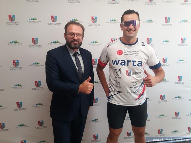 test Od lewej Arkadiusz Opoń zastępca dyrektora Kancelarii Sejmiku Województwa Podkarpackiego i Łukasz Głód