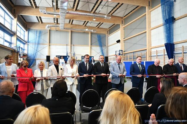 Nowa hala sportowa Zespołu Szk&oacute;ł Innowacyjnych w Jarosławiu uroczyście otwarta