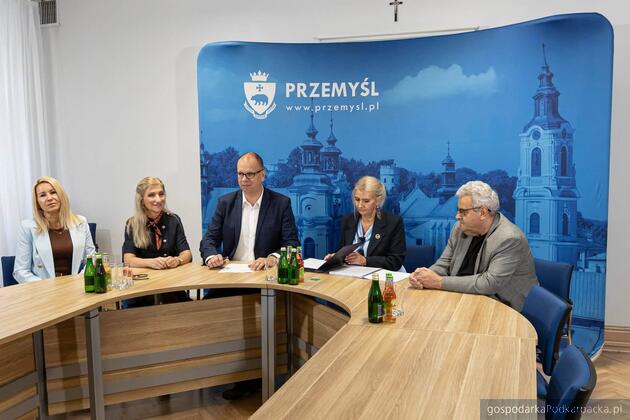 Wkr&oacute;tce rozpocznie się modernizacja schroniska dla zwierząt w Orzechowcach