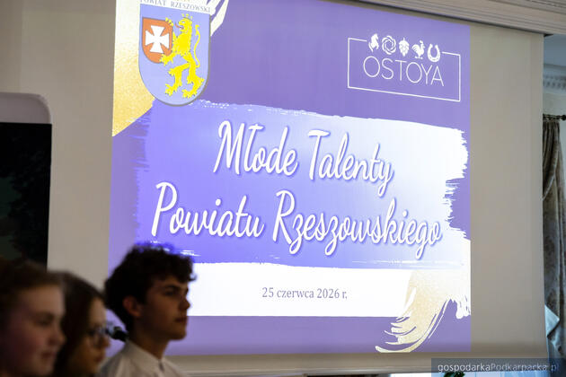 test Laury dla najlepszych uczniów. Gala „Młode Talenty Powiatu Rzeszowskiego”