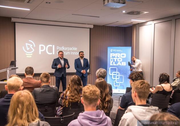 Prezes PCI Michał Tabisz i starosta rzeszowski Krzysztof Jarosz