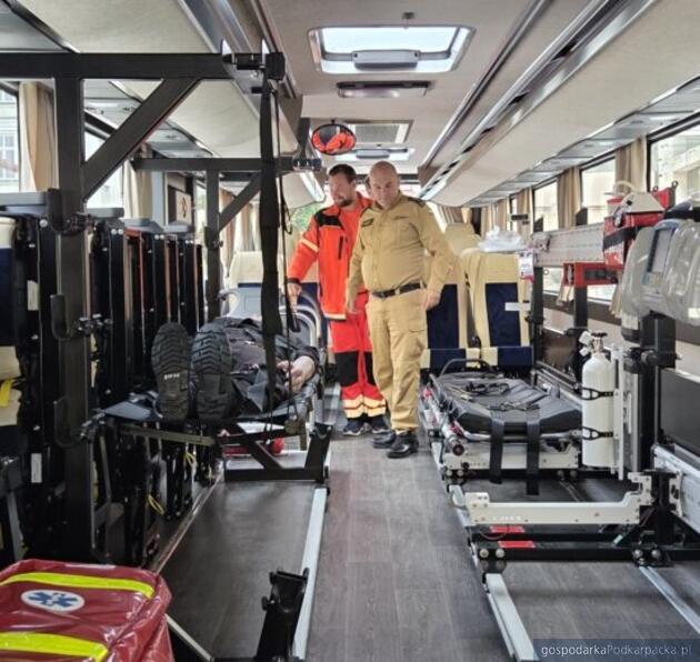 Bies - nowy autobus ewakuacyjny z Autosana