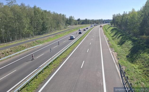Droga S19 między Sokołowem Małopolskim a Jasionką z nowymi pasami
