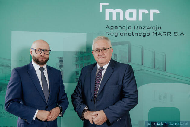 test Na zdjęciu od lewej prezes Łukasz Gajdowski MARR i wiceprezes Antoni Górski