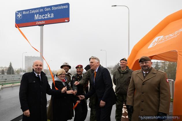 Rzesz&oacute;w pamięta o generale Maczku. Nowy most nosi jego imię